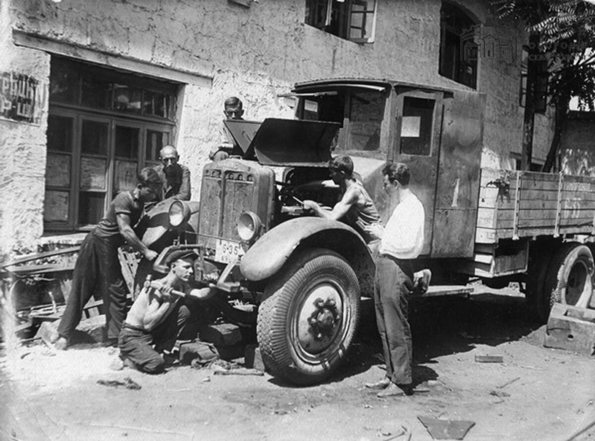 Грузовой автомобиль Büssing гос. номер «6-35 КРЫМ», Севастополь, 1939 год. Фотография © из фондов Музея-заповедника героической обороны и освобождения Севастополя