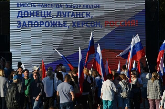    Митинг в поддержку итогов референдумов. Севастополь Фото: ИЗВЕСТИЯ/Александр Полегенько