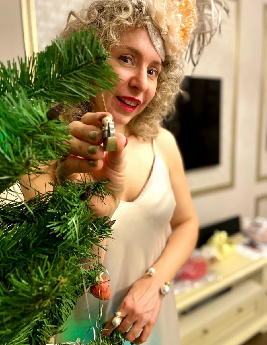 Друзья, вы наверняка помните фразу «Как встретишь Новый год, так его и проведешь!»?☺️ 
А мы с вами люди продвинутые, понимаем, что не всё так просто… И вносим поправочку: 
КАК ВСТРЕТИШЬ ПЕРВЫЕ 12 ДНЕЙ 2023 ГОДА, ТАКИМ И БУДЕТ ВЕСЬ ГОД!🌟

И здесь всё, как в сказке «Двенадцать месяцев», где каждый месяц занимается своим делом. Вот и 12 дней отвечают за свою сферу Вашей прекрасной жизни! 
🎉Итак:

01.01 - Семья 
02.01 - Хобби 
03.01 - Отношения
04.01 - Дети 
05.01 - Признание 
06.01 - Здоровье
07.01 - Духовность 
08.01 - Процветание 
09.01 - Деньги 
10.01 - Путешествия 
11.01 - Обучение 
12.01 - Карьера 

🎉Предлагаю всем вместе начать Новый год правильно!
Каждый день я буду давать задание на следующий день и пояснения по сфере жизни и, конечно, всё вместе с вами!😜

Активные участники обязательно получат призы!🎁🎁🎁

Отдыхаем сфокусированно?! Как вам такая идея? 🎊
В Новый год с лёгкой и направленной энергией!🙌