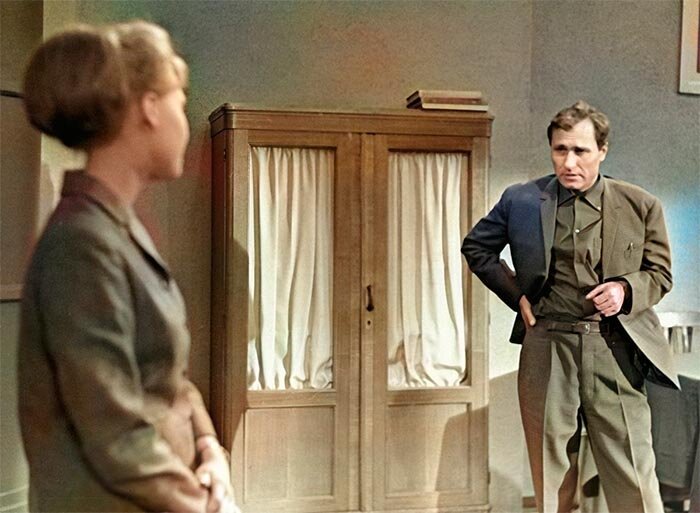 Кадр из фильма "У озера" Персонажи белохвостиковой и шукшина влюблены друг в друга. Это тот случай, когда две половинки нашли друг друга.