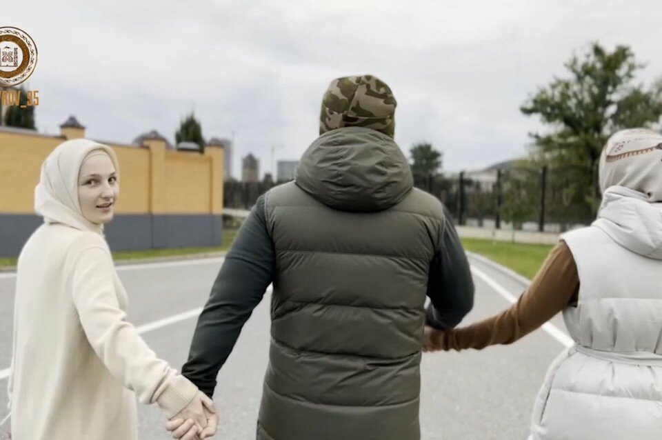     Хадижат Кадырова - вторая по старшинству дочка главы Чечни. Фото: стоп-кадр видео