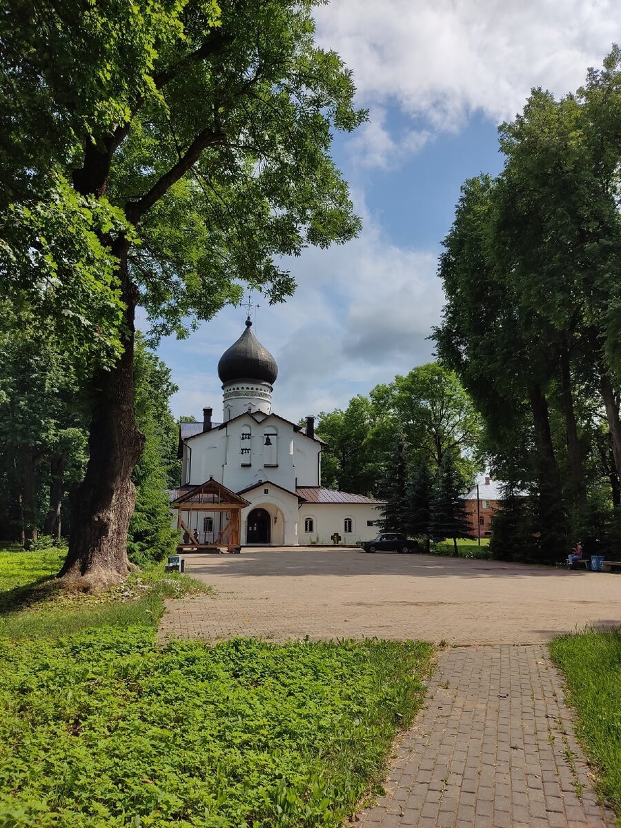 В древней крепости Гдова, фото автора