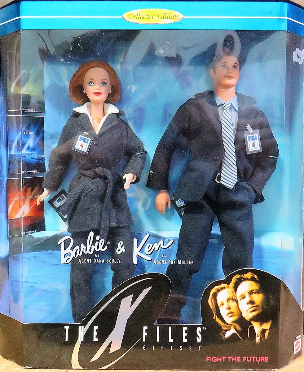 Сет 90-х годов "The X files Fight the future"