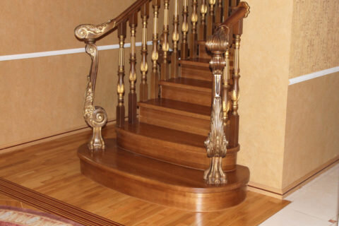  Лестница с балясинами украшение любого дома