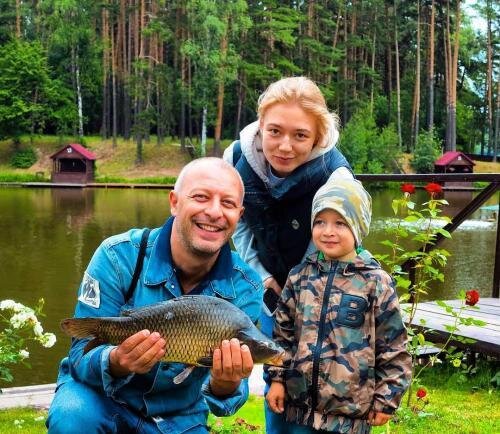Оксана Акиньшина оставила 9-летнего сына жить с бабушкой из-за болезни