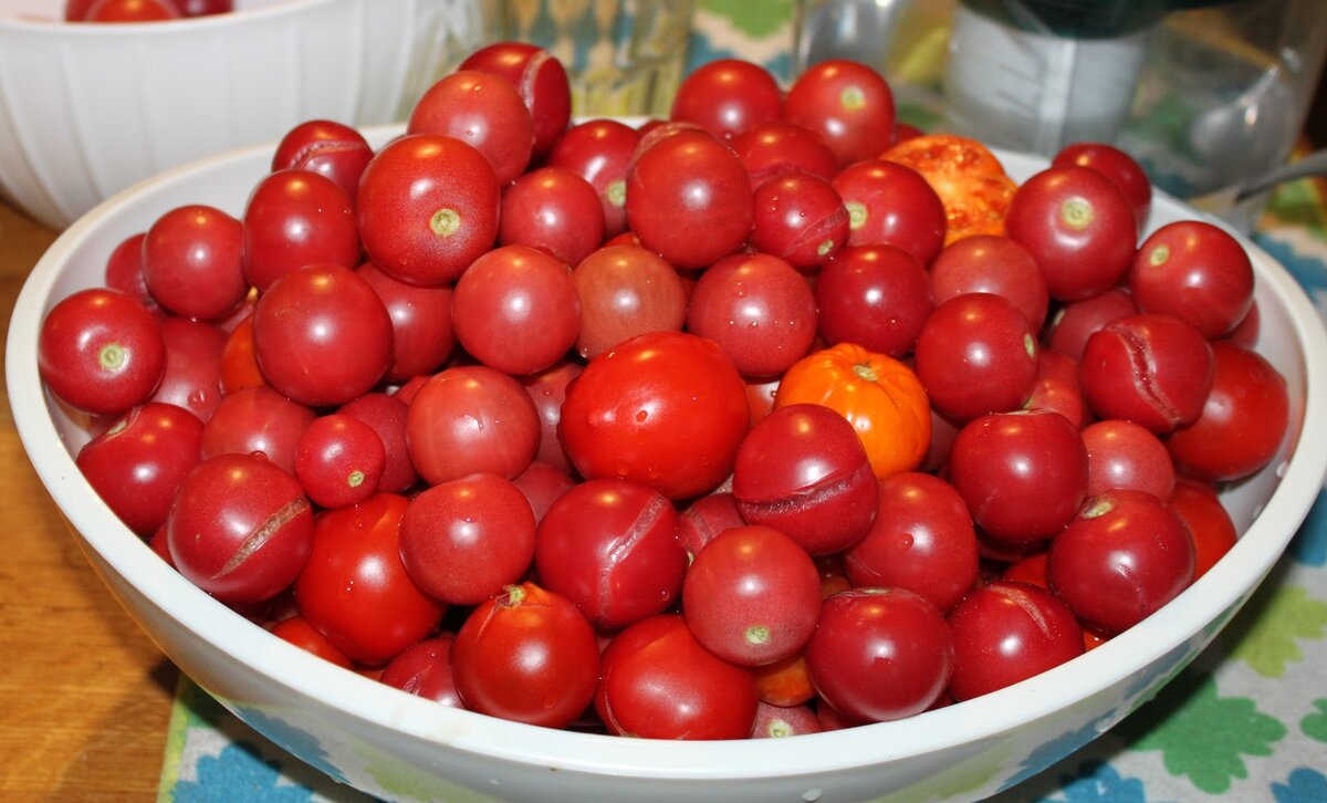 Небольшие помидоры отличаются особо сладким вкусом.