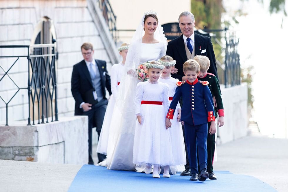 Софи со своим отцом принцем Филиппом, который в свою очередь является сыном  герцога Карла, главы Вюртембергского дома