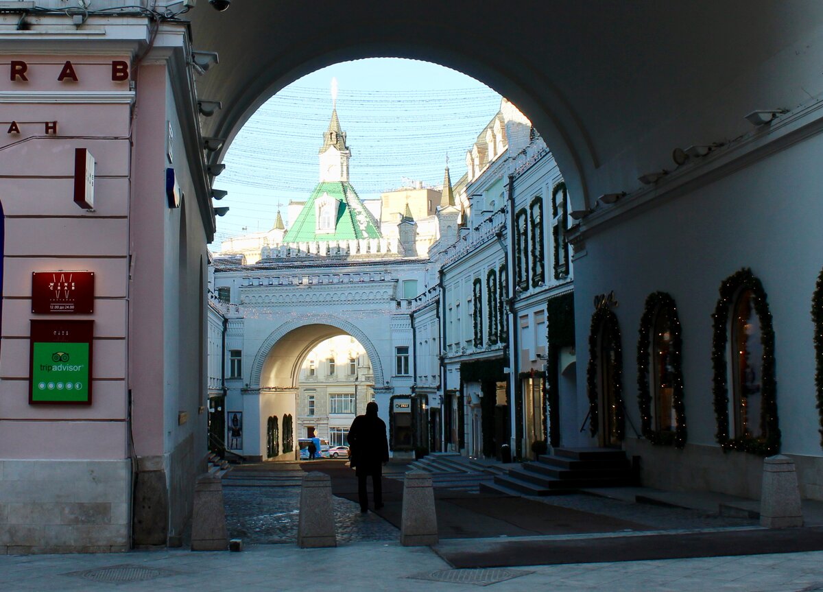 Московский срок. Никольская улица арка. Третьяковская улица Москва. Третьяковский проезд Никольская арка. Третьяковский проезд Москва 1900.