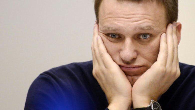  К слову, все любят смеяться над тем, что за господином Навальным, к примеру, следовали только школьники (что не есть правда). Но кому еще следовать, расскажите?
