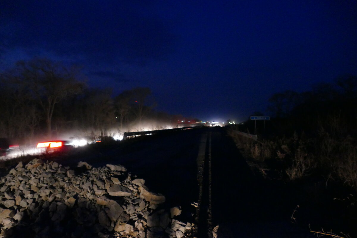 Мост развалился уже давно, а отсыпной объезд в прошлом году смывало раза 4