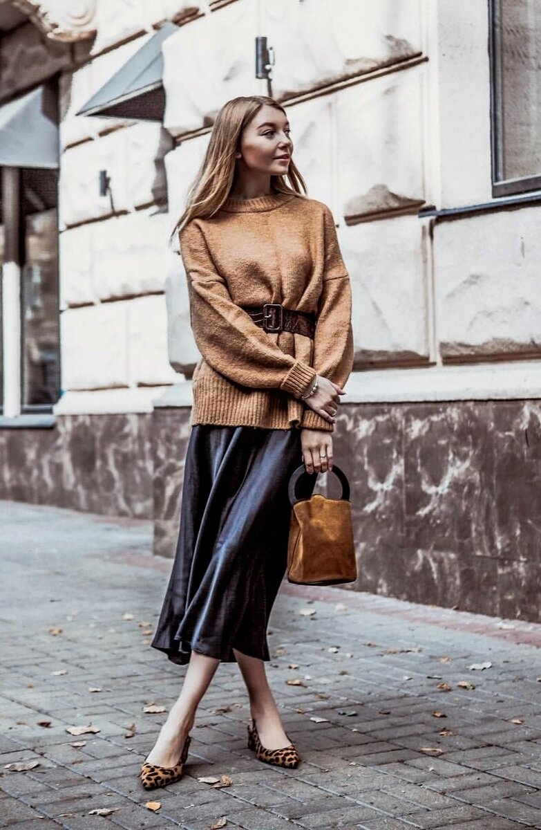 Стильные способы носить свитер.