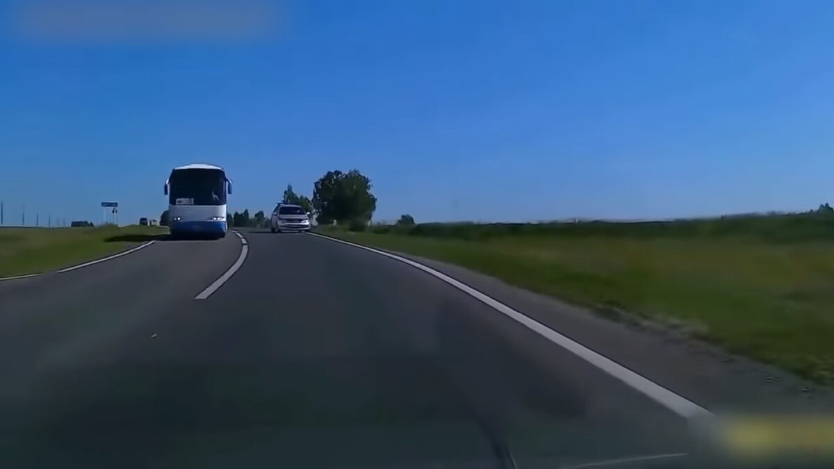 При обгоне.