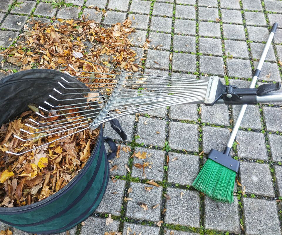 Грабли с регулируемой шириной