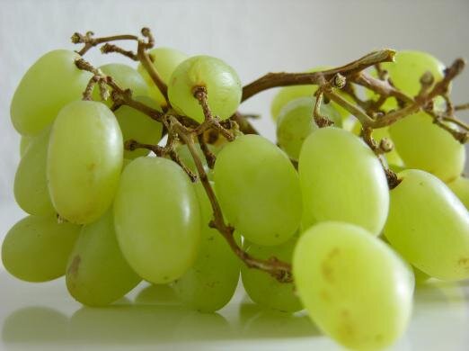 Можно ли есть Виноград с косточками и как они влияют на организм