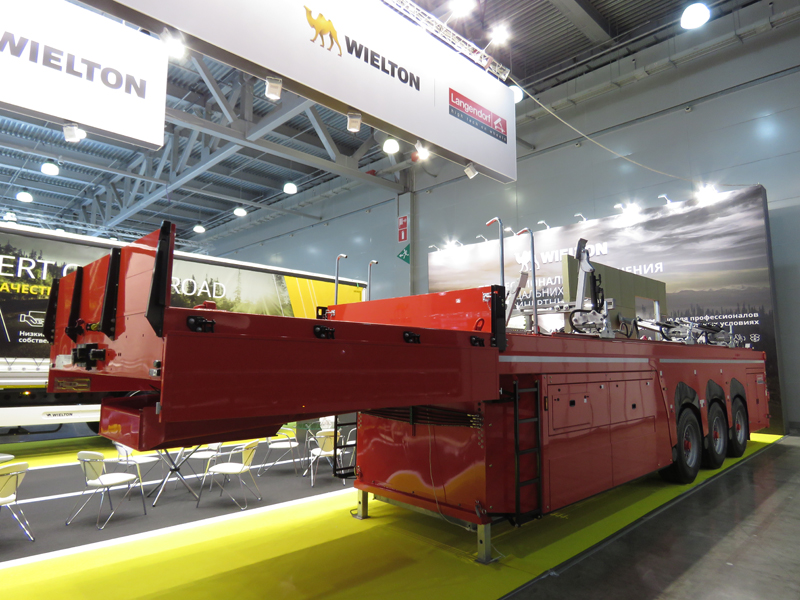 Полуприцеп Langendorf  Flatliner SB-19 H 95/81 для транспортировки железобетонных конструкций
текст текст текстWIELTON НА COMTRANS 2019