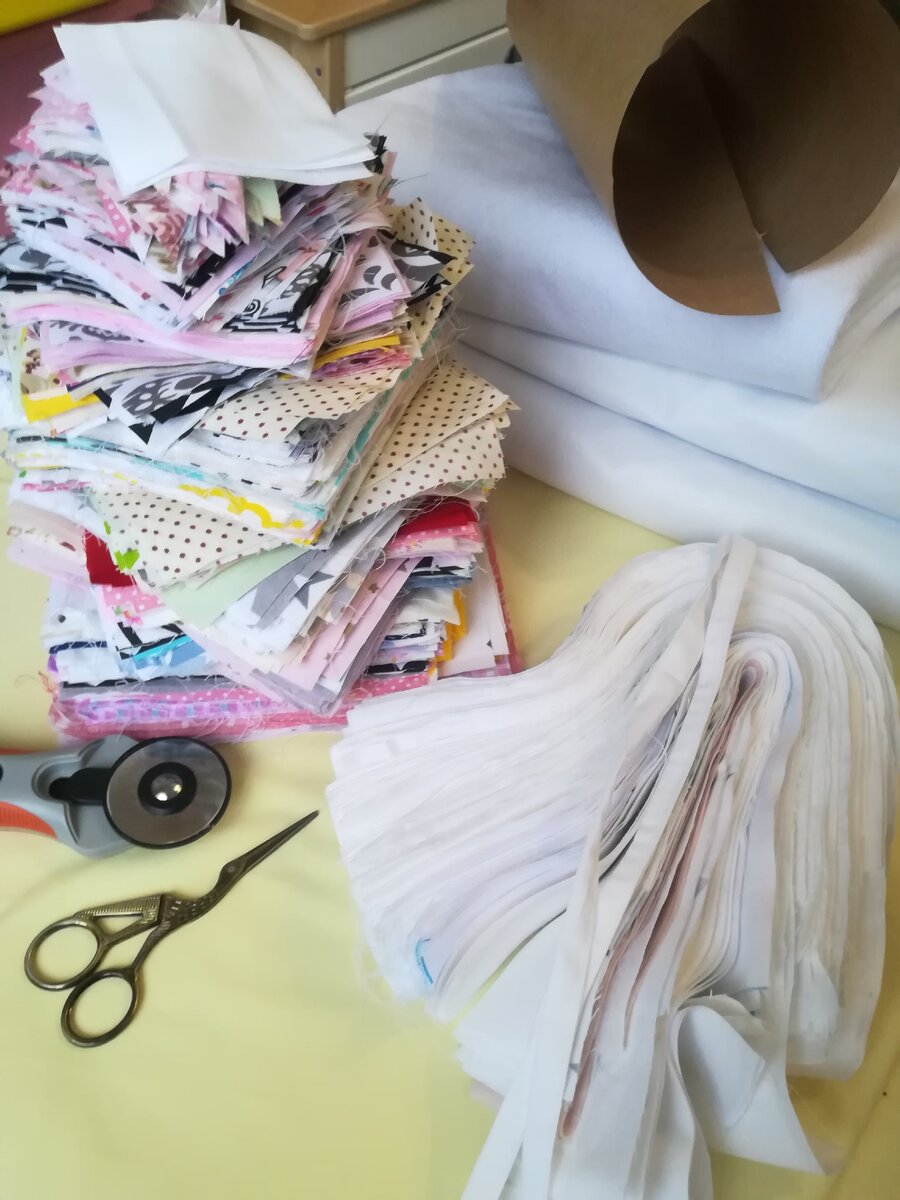 Лоскутные квадраты за время самоизоляции. 