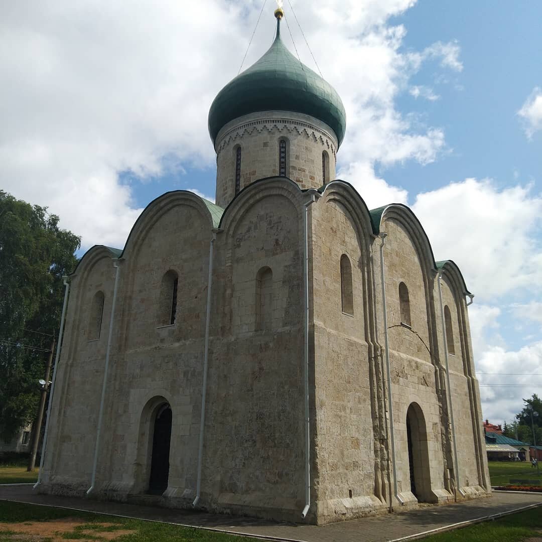 Поездка в славный город Ярославль на машине. По пути остановка Переславль- Залесский. | 