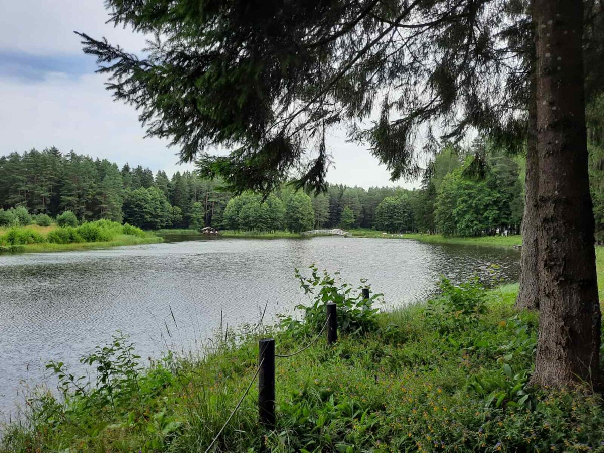 Рядом есть озеро