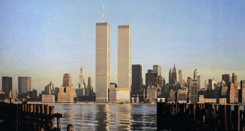 Семь небоскрёбов Всемирного торгового центра в Нью-Йорке.
