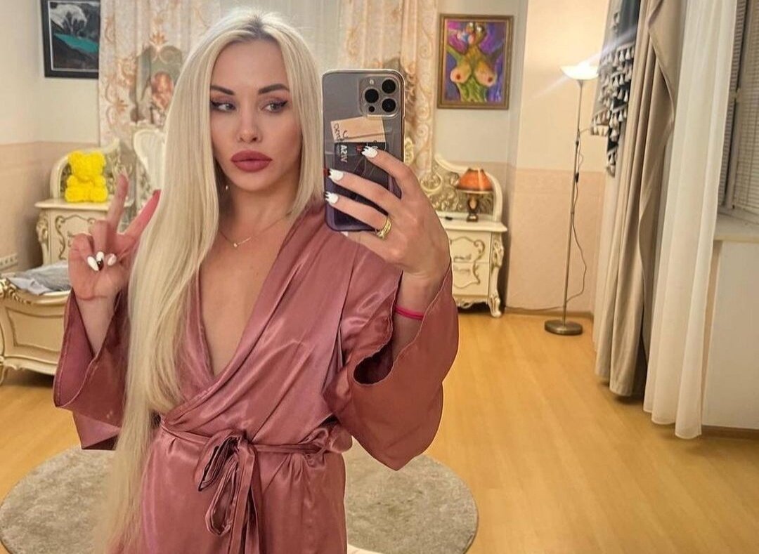 Тюменская порнозвезда ищет уборщицу в свой особняк за 30 млн рублей ...