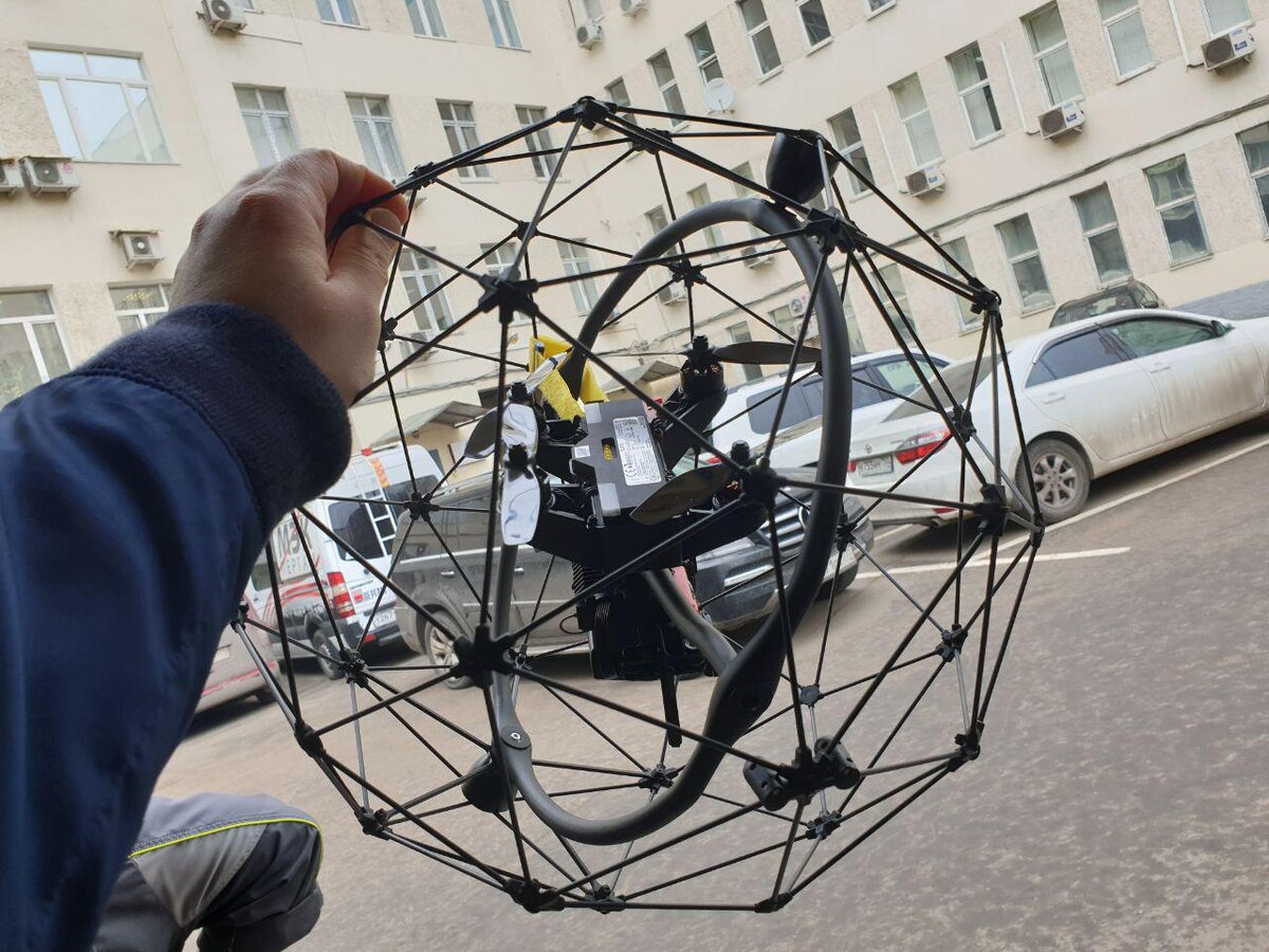 Противоударный квадрокоптер Flyability Elios