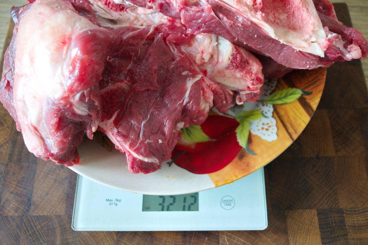 Сколько мяса можно срезать с говяжьих суповых костей