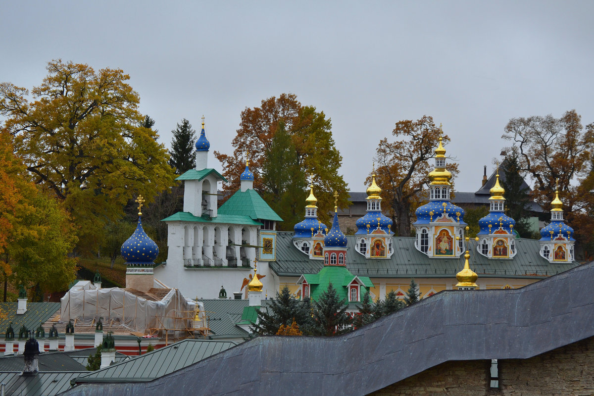 Псково печерский монастырь фото