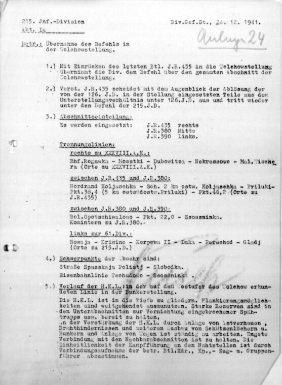 Так, например, п. 3. гласит, что 435-й полк располагается справа, 380-й в центре, 390-й слева. В этом же пункте определены линии разграничения между дивизией и 38-м армейским корпусом, между полками и соседней 61-й дивизией. В п.4 установлено, что основные усилия обороны направлены на дорогу Спасская Полисть-Слободка и железную дорогу Чудово-Соснинка. Ну и .т. д.