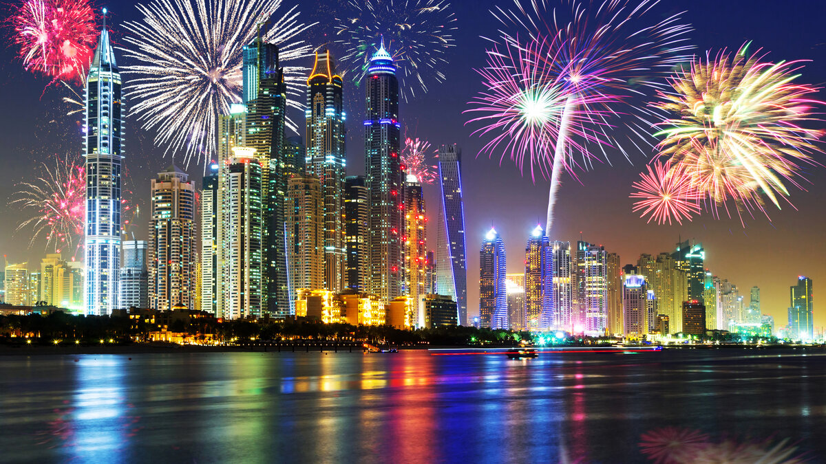 К моему большому удивлению информации о том, как отмечают Новый год в ОАЭ не так уж и много.