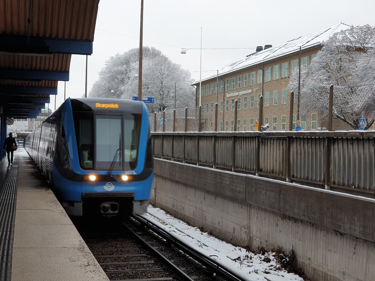 Поезд в метро Стокгольма