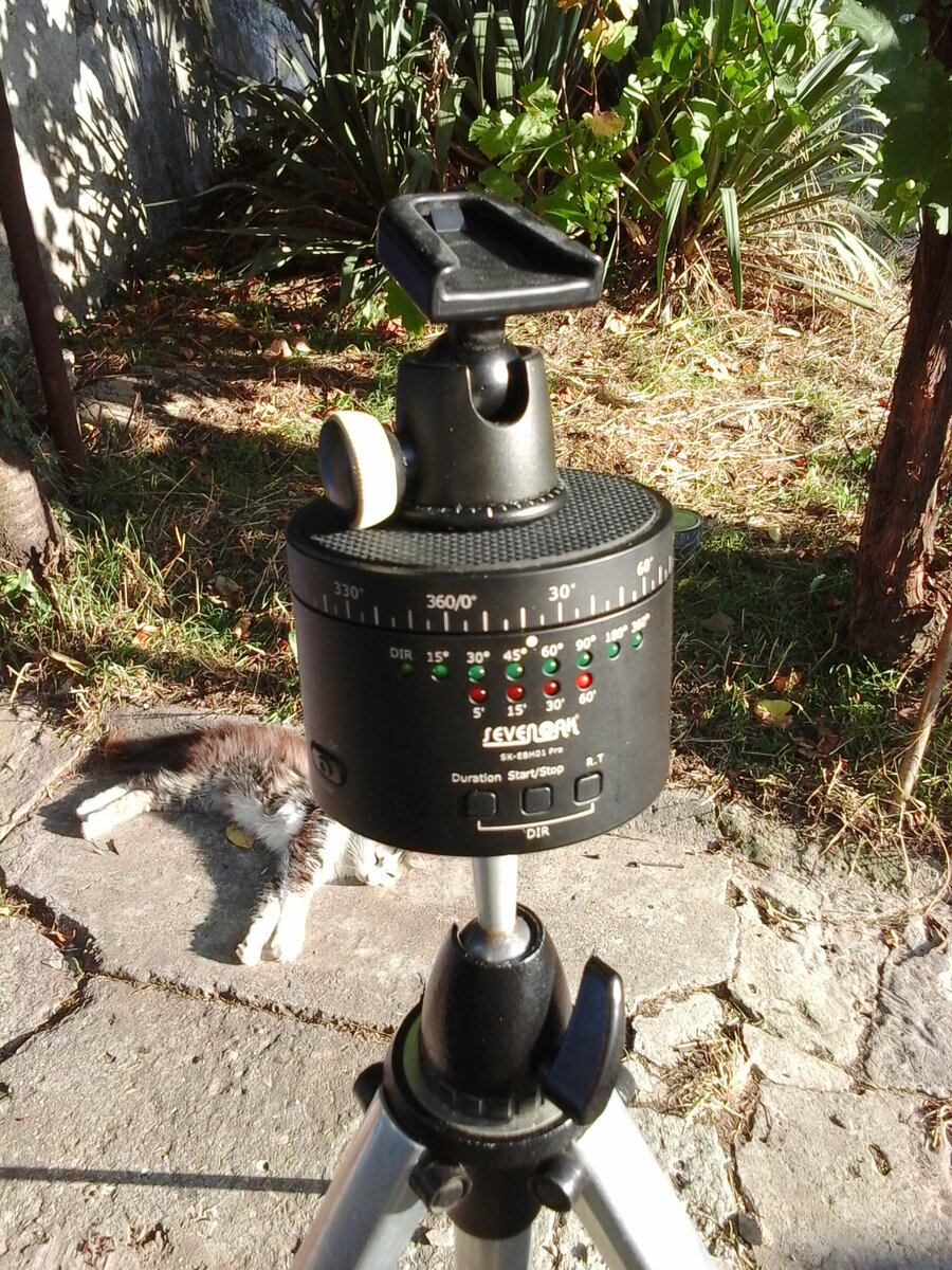 Рисунок 2. Общий вид панорамной головки в полевых условиях.