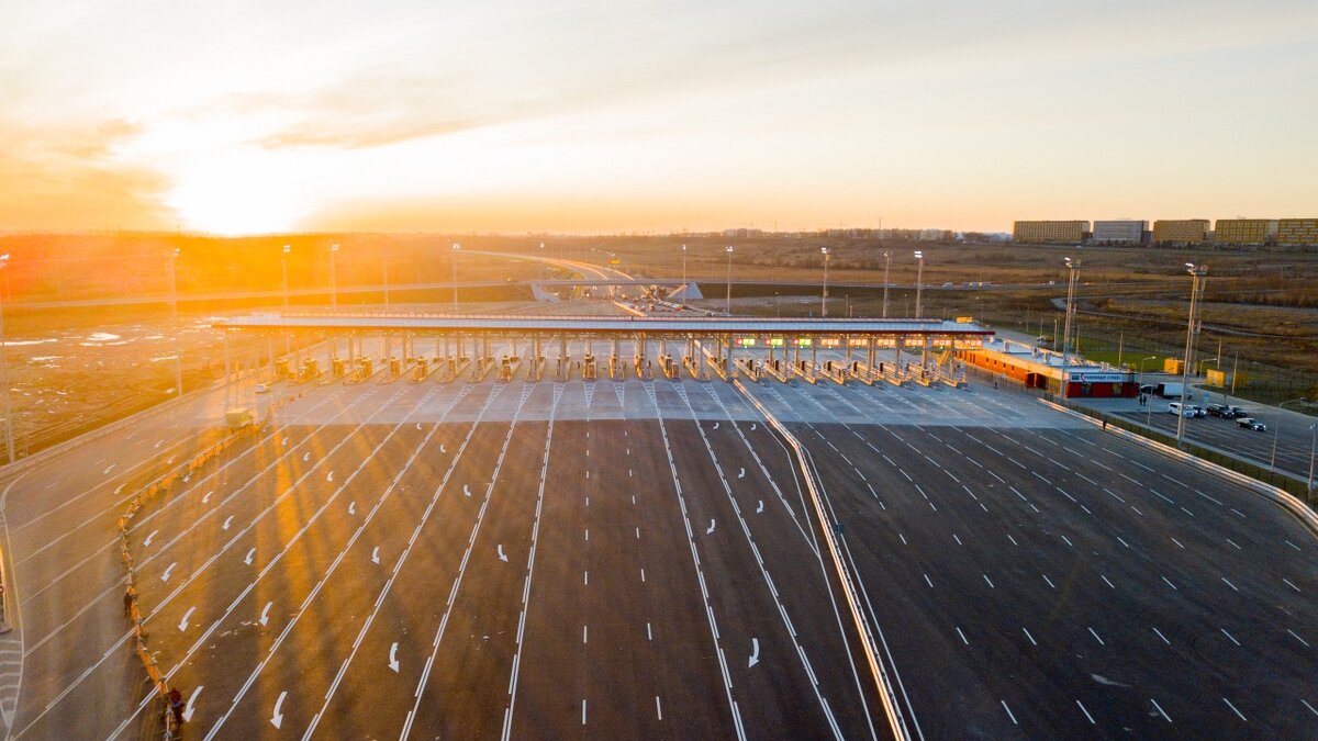 Пункт взимания платы на 684 км, напротив Экспофорума