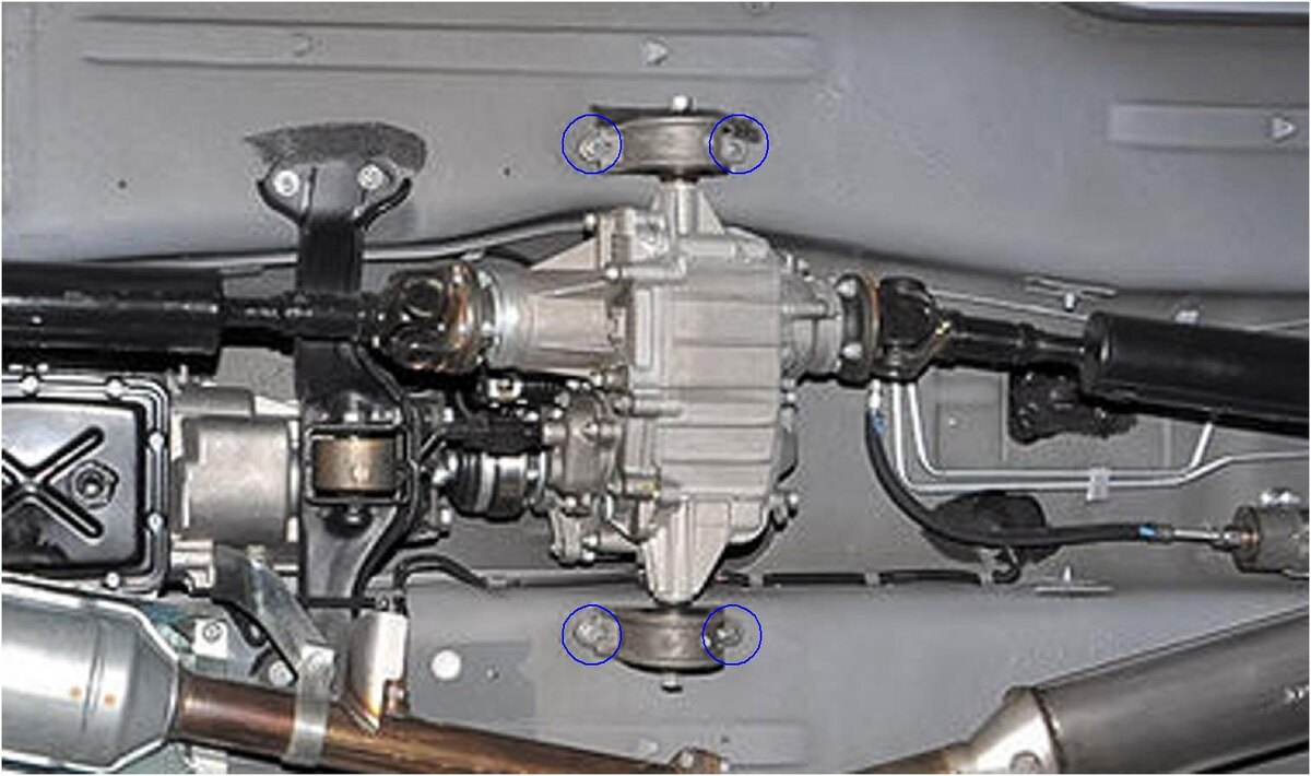 Болты крепления раздаточной коробки