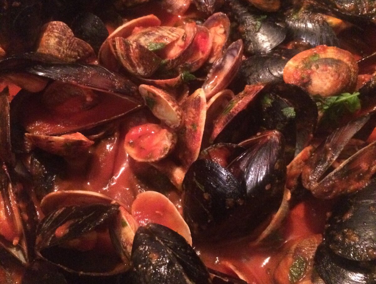 Фото: Piano Piano ("супчик" из моллюсков – zuppetta di cozze e vongole)