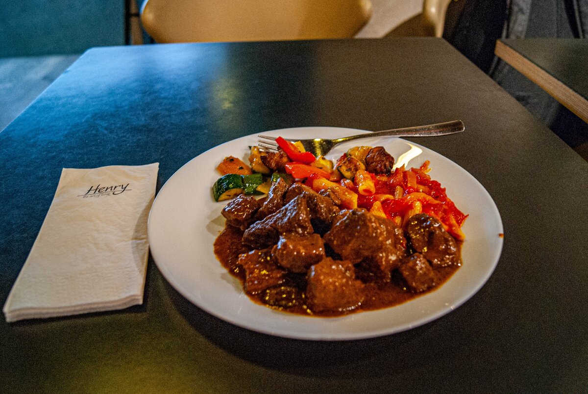 Все за границей стоит денег. Причем денег не в рублевом эквиваленте, а в валюте той страны, куда вы приехали