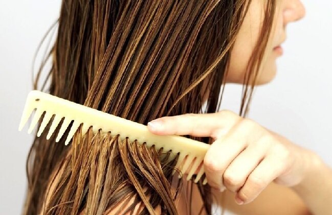 Это безопасно: 5 способов выпрямить волосы без утюжка