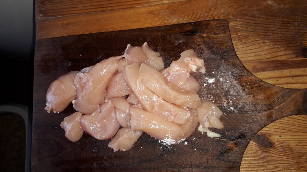 Режем куриное филе