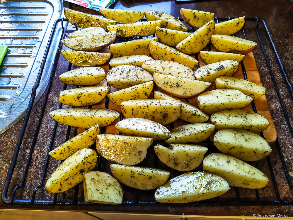 Чисто мужской рецепт картошки, запеченой в духовке