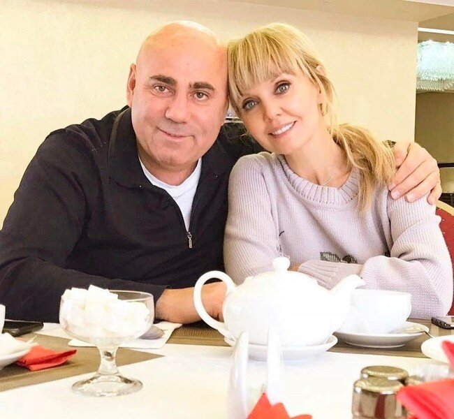 Фото взято из открытых источников :Пригожин с супругой Валериеи