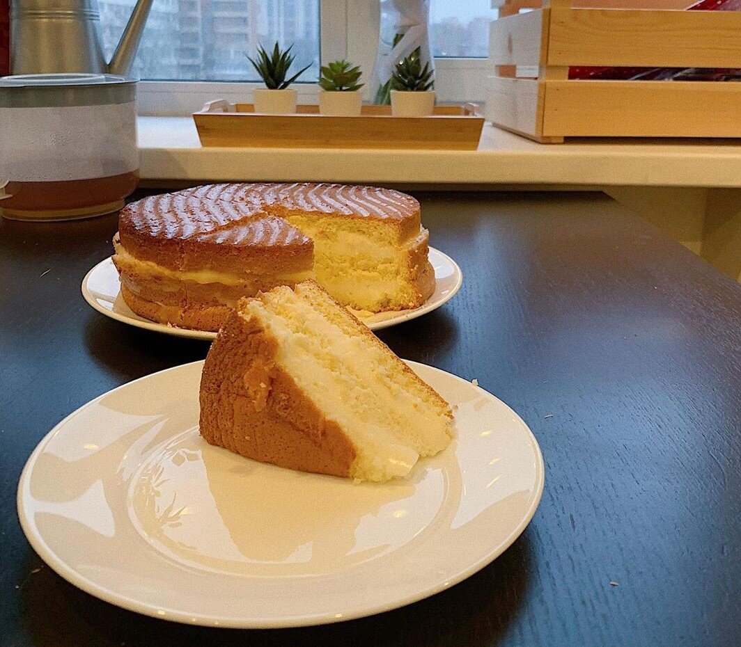 Это очень вкусный и совсем не жирный торт
