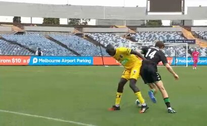 Момент матча между Вестерн Юн. и Сентрал Кост Маринерс