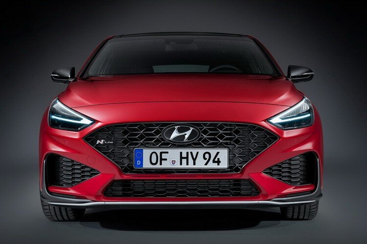 Hyundai i30 вид спереди