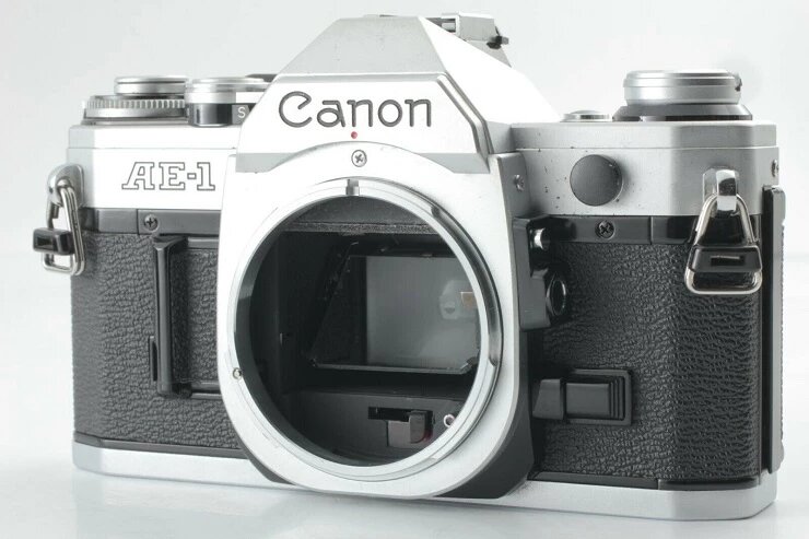 Внешний вид Canon AE-1 без объектива

Описание: