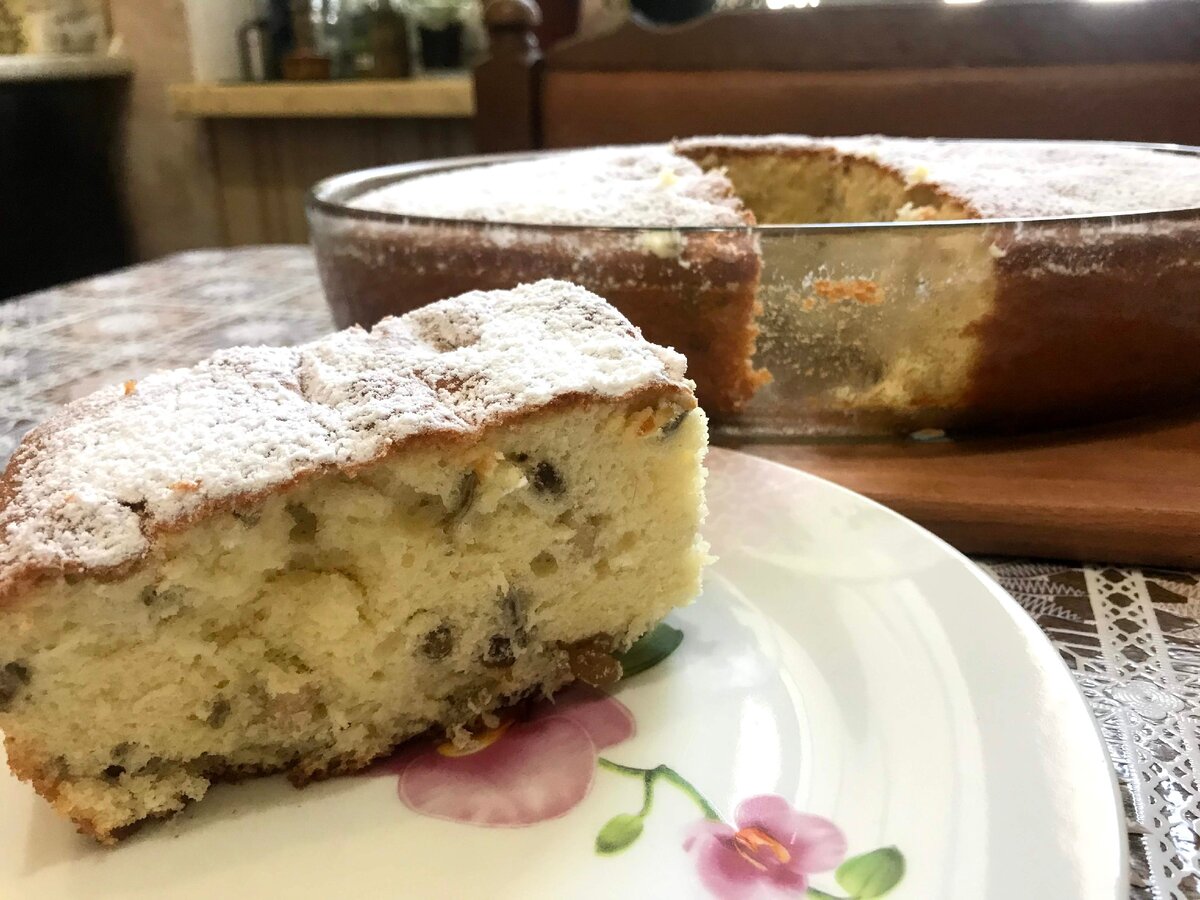 Пироги с изюмом на сметане