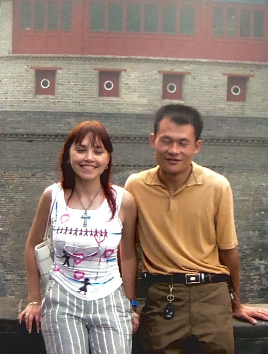 Улыбаешься, а сама думаешь: "Глаза бы мои тебя не видели"