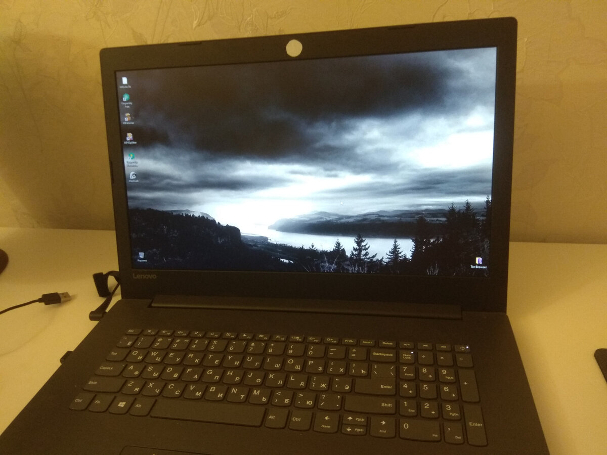 Вы ещё не заклеили видеокамеру на своём ноуте?