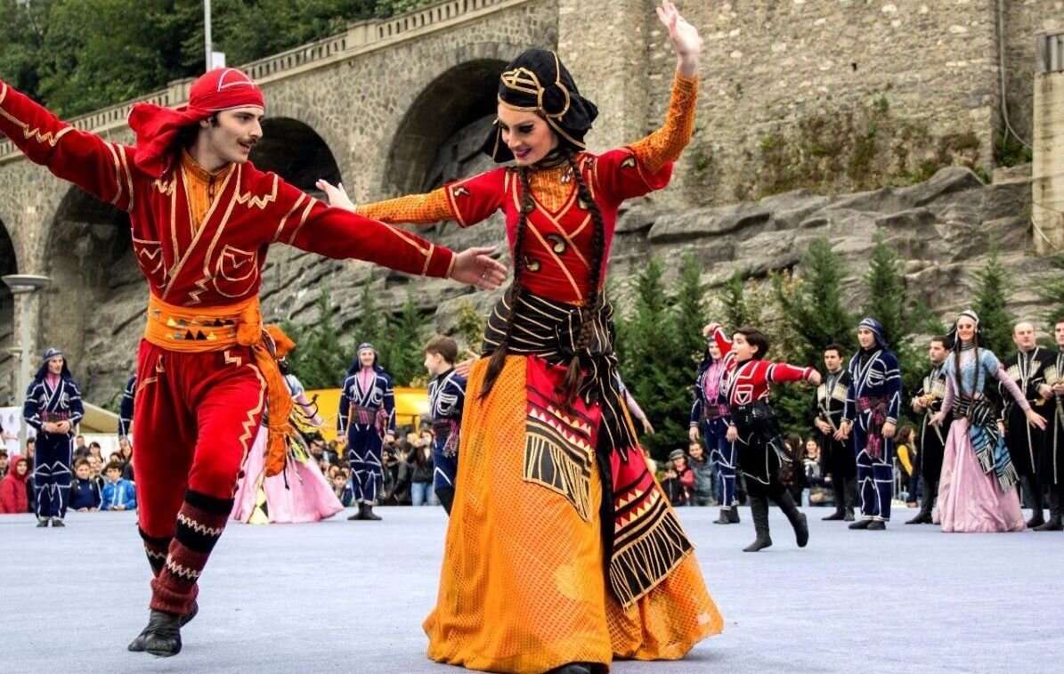 Грузинское гостеприимство, грузинские танцы и колорит