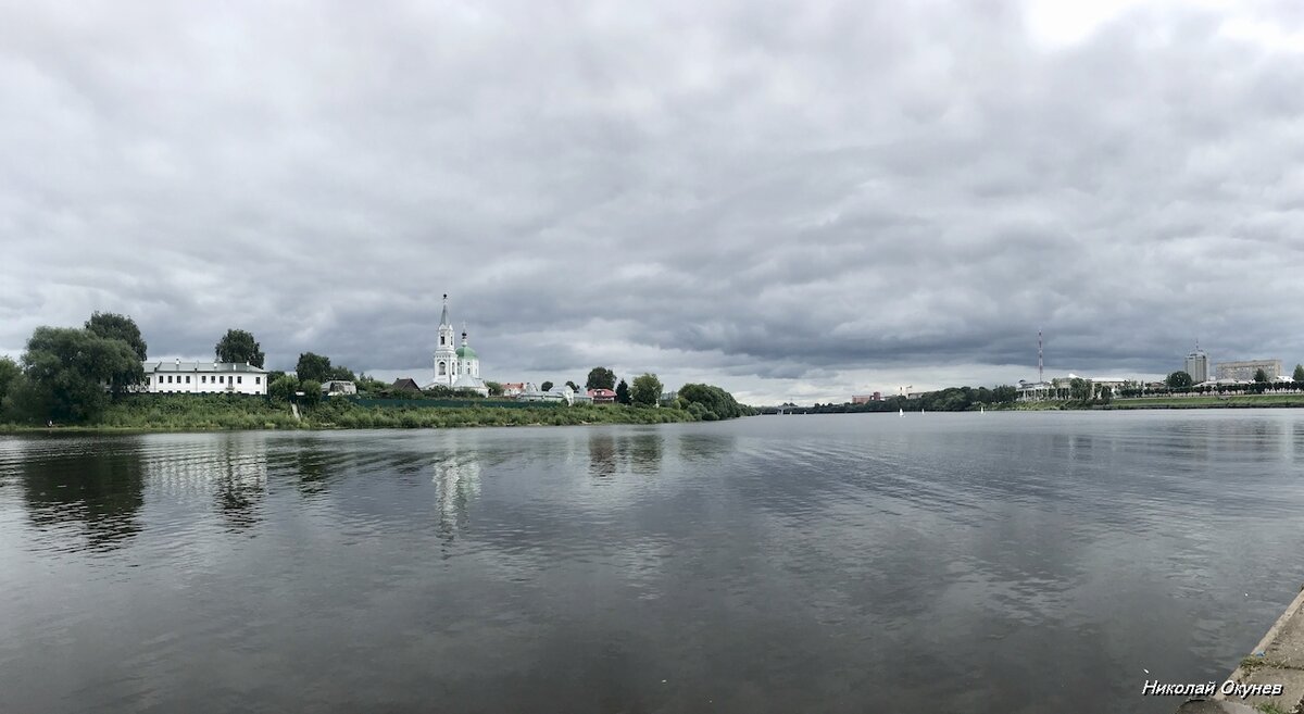 1. Стрелка двух главных рек Тверского края — Тверцы и Волги.