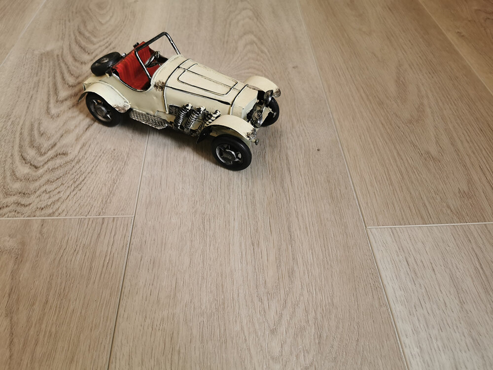 Почему все без ума от SPC-ламината: разбираемся в плюсах материала