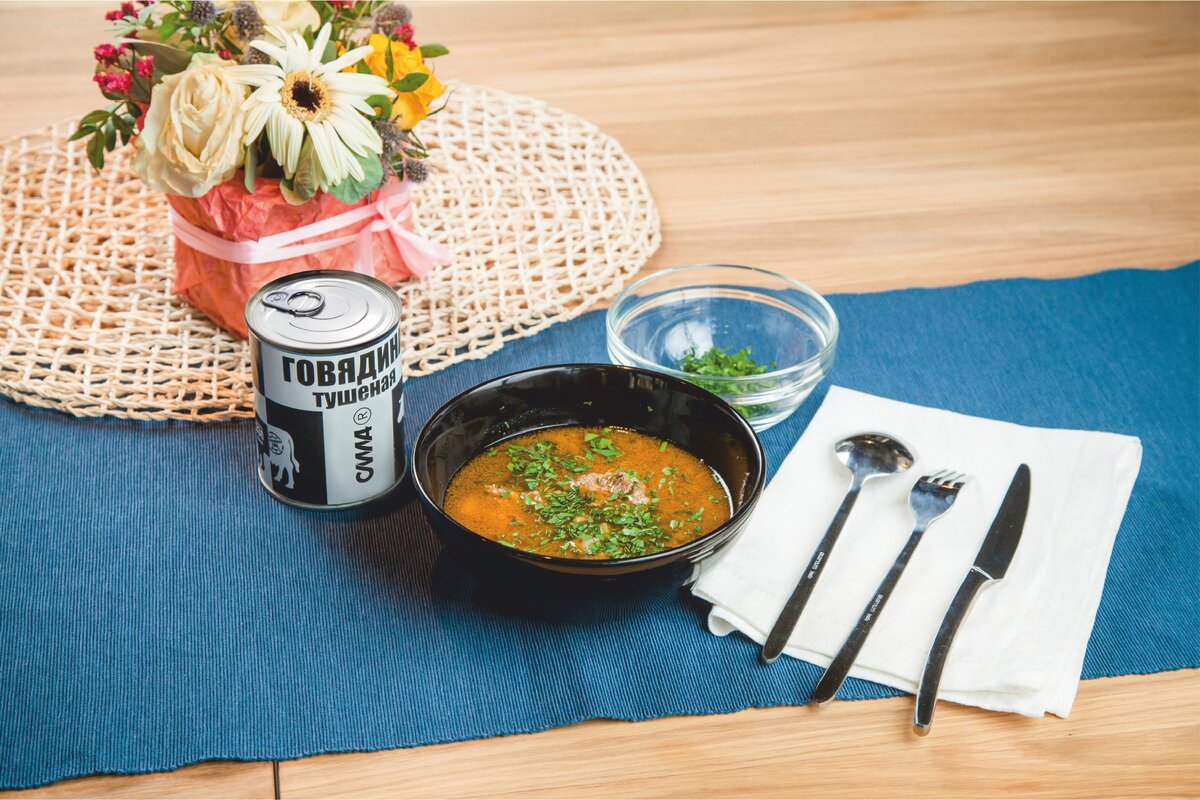 Суп из говяжьей тушенки с томатами